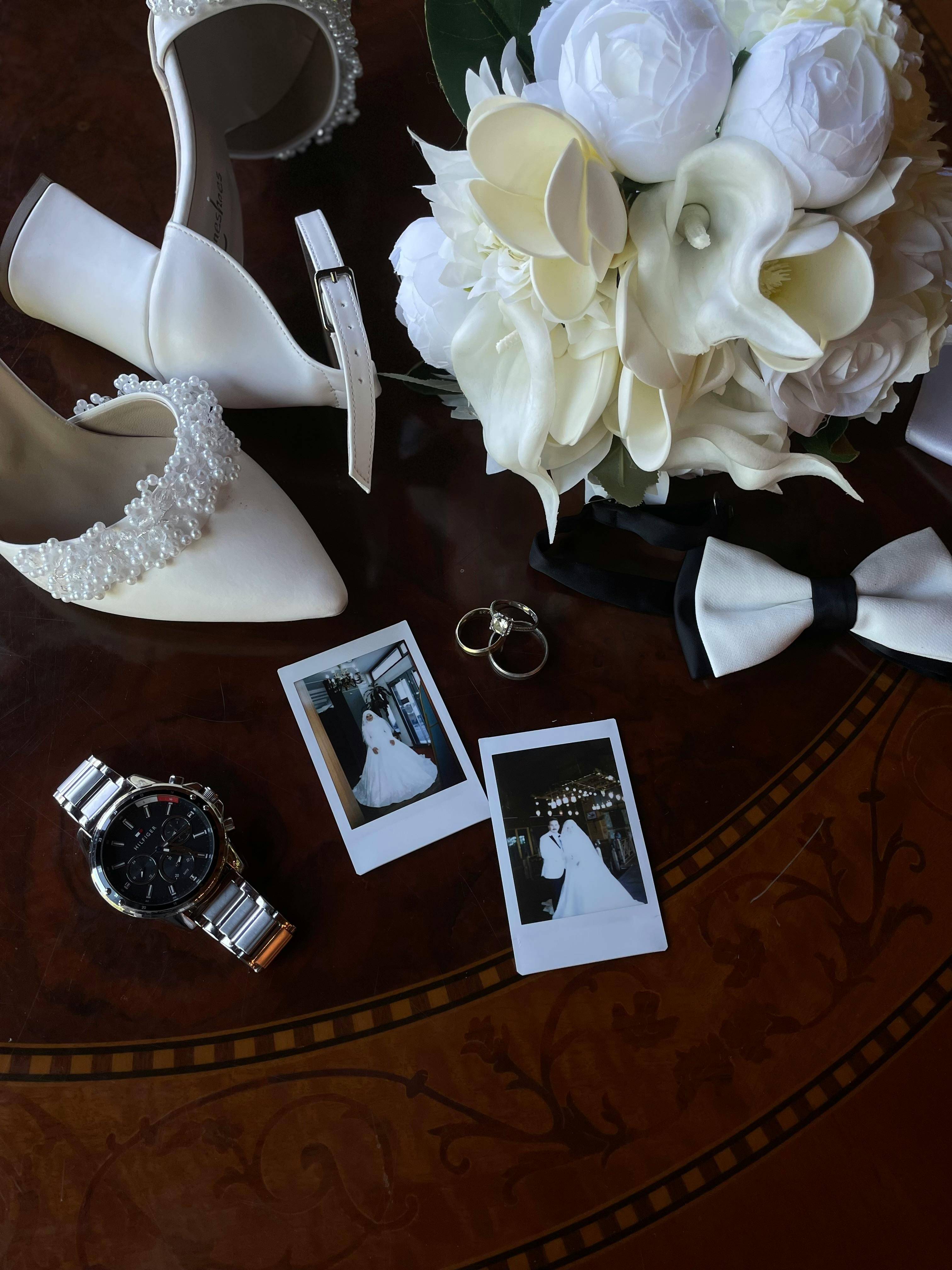 Wedding tablescape with florals and place settings